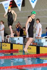 skok po nohou skok po nohou