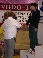 Tereza Hromádková přebírá stříbrnou medaili za 50P Tereza Hromádková přebírá stříbrnou medaili za 50P