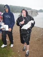 vyhlášení 3km muži - 3. Martin Břenda (v tuto chvíli již skoro nepršelo) vyhlášení 3km muži - 3. Martin Břenda (v tuto chvíli již skoro nepršelo)