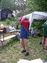 co znamená toto gesto v podání Romana? co znamená toto gesto v podání Romana?