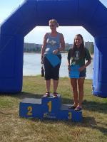 vyhlášení 3km důchodkyně - 3. Jitka Šolínová (cenu přebírá neteř Terka S.) vyhlášení 3km důchodkyně - 3. Jitka Šolínová (cenu přebírá neteř Terka S.)