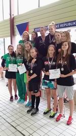 vyhlášení 4x100 PŠ dorostenky - 2. Kristýna Horská, Karolína Marešová, Anna Kolářová, Andrea Štěchová