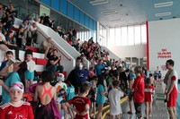 spousty diváků spousty diváků